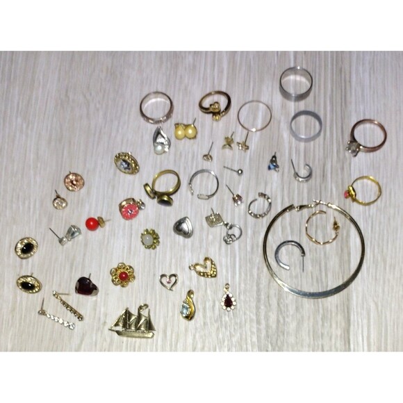 Jewelry - Misc Variety Jewelry Lot - Vintage, Single Earrings, Pendants, Etc.